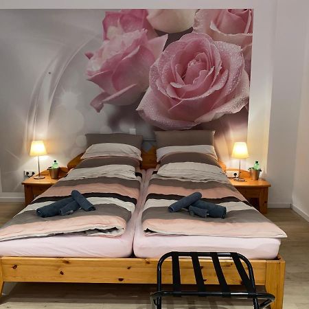 Home-Rose-Garden-Gaestehaus Kontaktloser Zugang Düsseldorf Exteriér fotografie